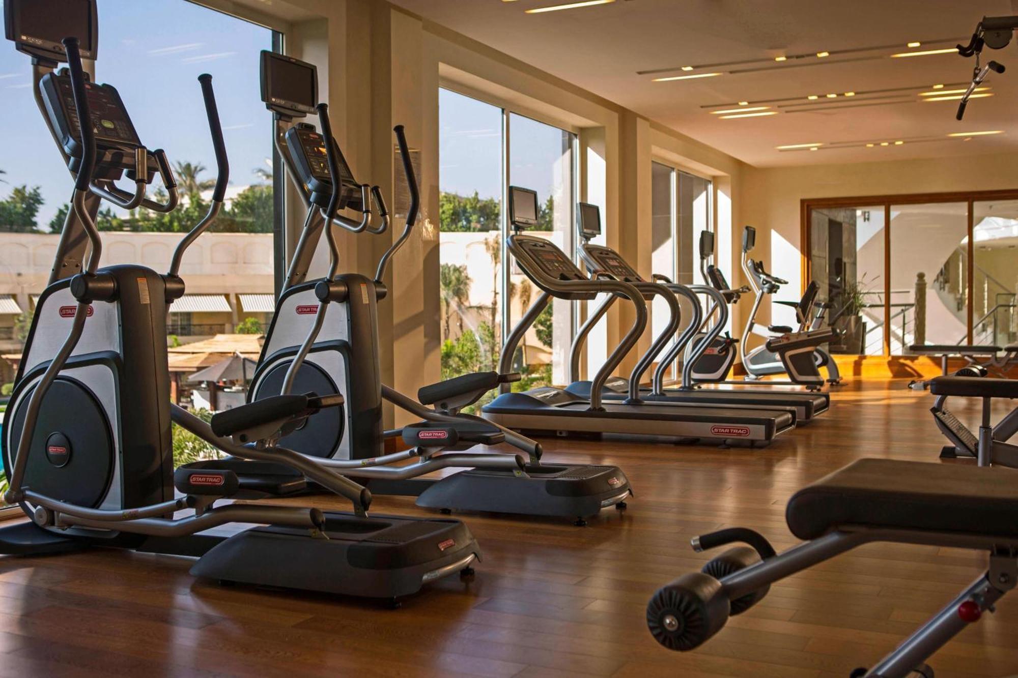Renaissance Cairo Mirage City Hotel Exterior foto A gym at a hotel